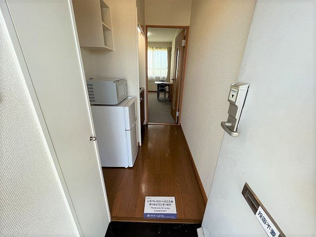 レオパレスカズⅠの玄関