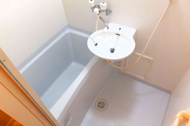 レオパレスカズⅠの浴室