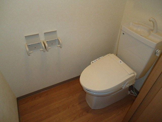 プロニティ美原のトイレ|シャワー付トイレ