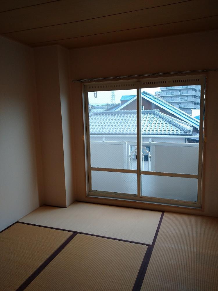 コンドミニオ百舌鳥の居間・リビング|和室