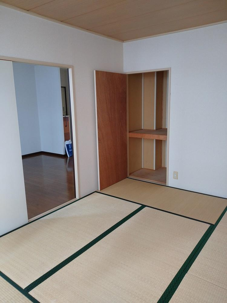 コンドミニオ百舌鳥の居間・リビング|和室