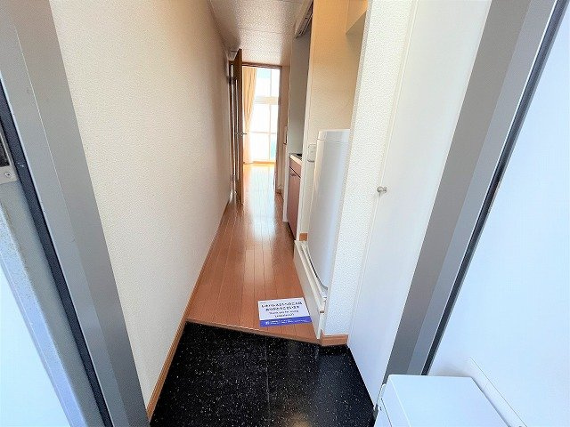 レオパレス芳山荘Ⅱの玄関