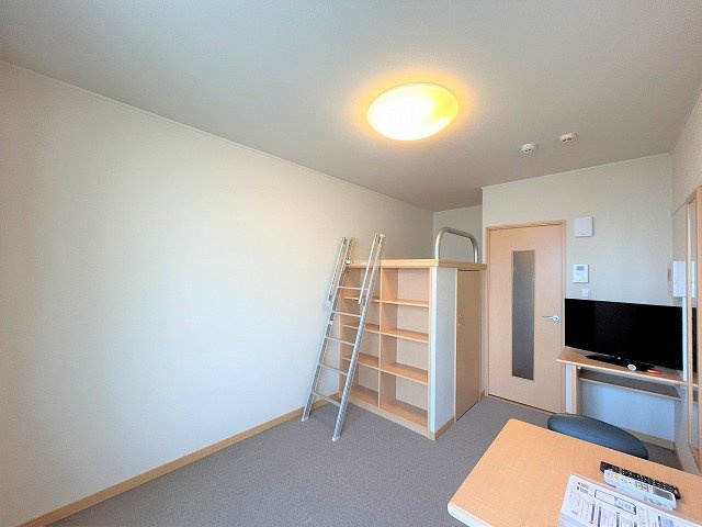 レオパレスフォンターナ大宮の寝室