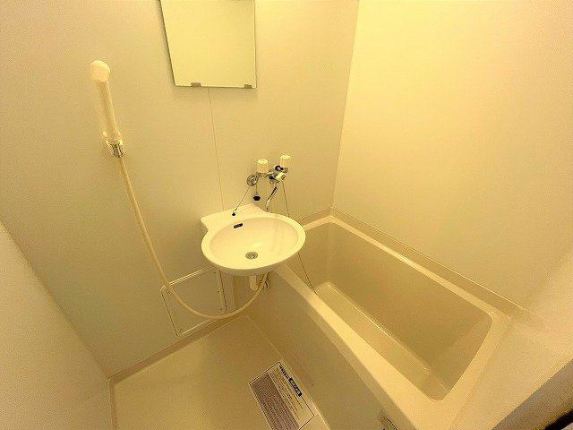 レオパレスフォンターナ大宮の浴室