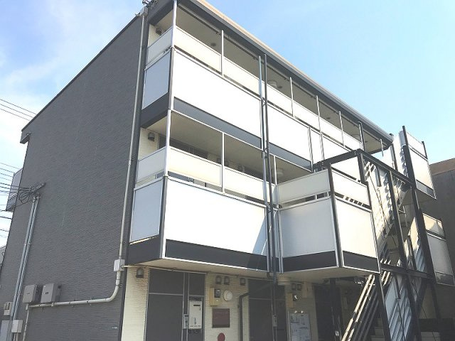 レオパレスフォンターナ大宮の外観