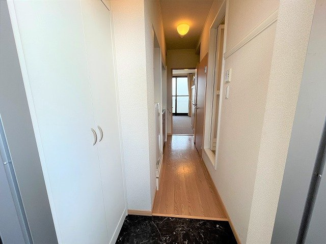 レオパレスフォンターナ大宮の玄関