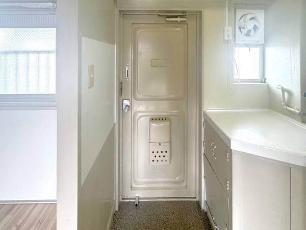 ビレッジハウス旭4号棟の玄関|ビレッジハウスの同一物件・同一タイプの間取りの写真です