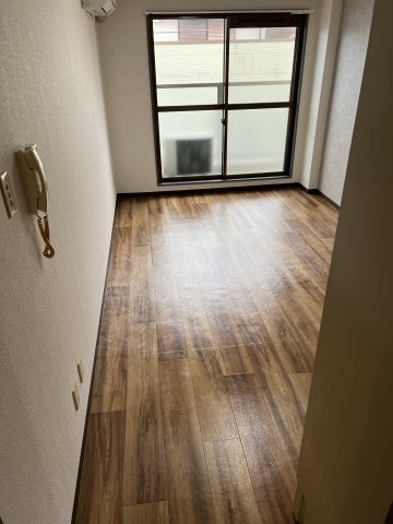 栄和マンション春木Ⅱの洋室