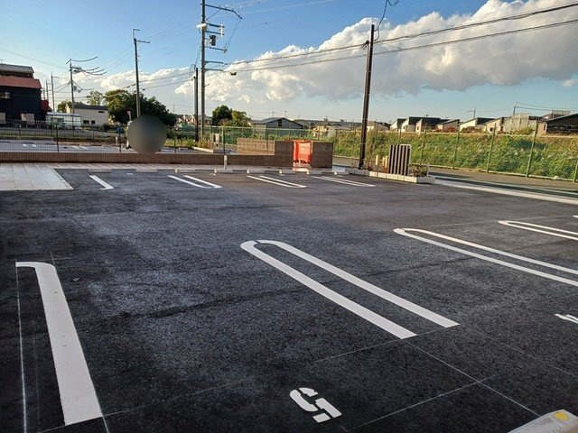 リヴィエールⅠの駐車場