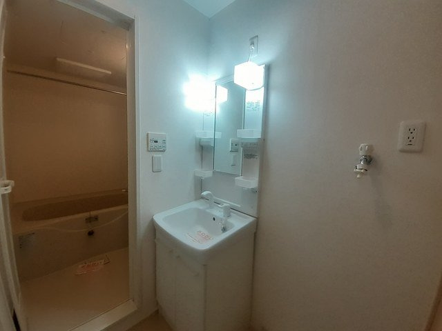 サンフラット布忍の洗面所