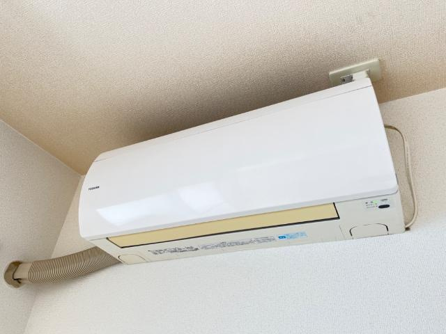 メゾン　アイリスの設備|エアコン（リビング）