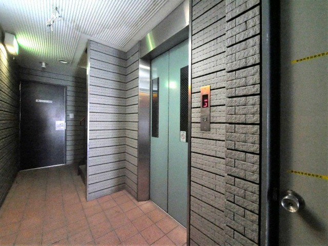 グランデール英Ⅱのロビー