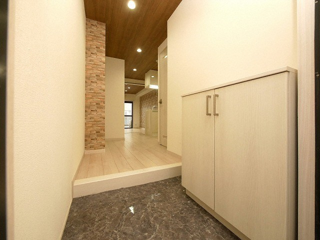 グランデール英Ⅱの玄関