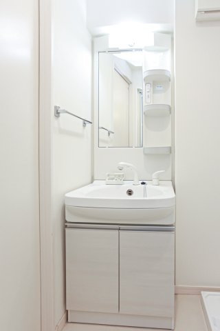 サヴォイ箱崎邸園　10階の洗面所|別号室です。現状優先。