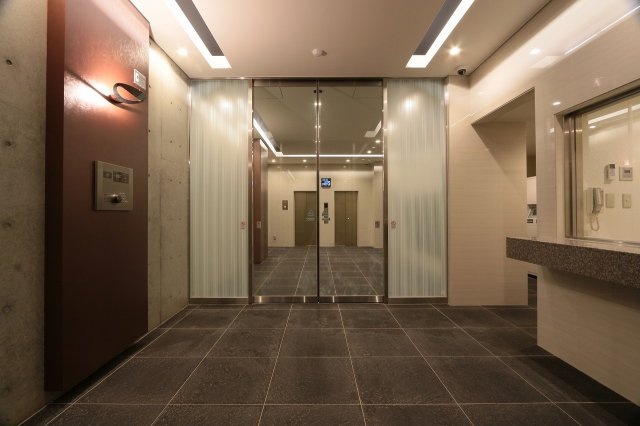 サヴォイ箱崎邸園　10階のエントランス