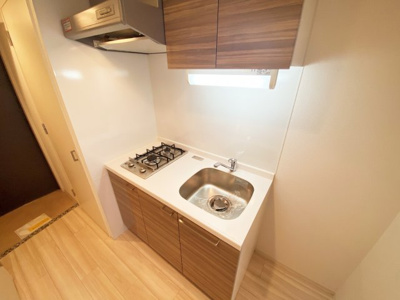 【キッチン】 | エスリード京橋グランツ | コンパクトなキッチンで掃除もラクラク