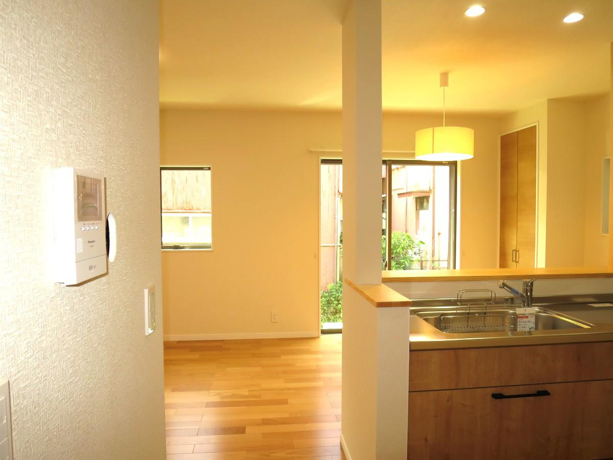 高知市旭天神町の内装