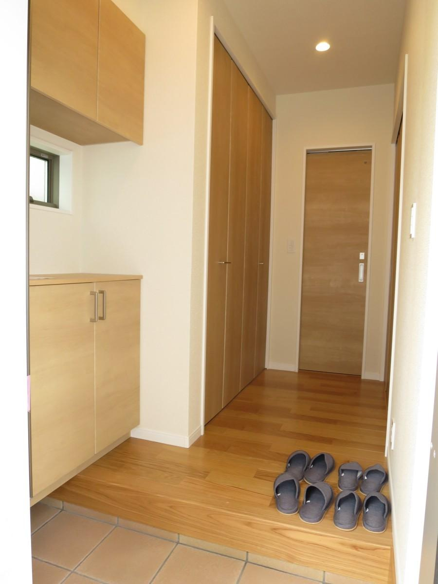 高知市旭天神町の玄関