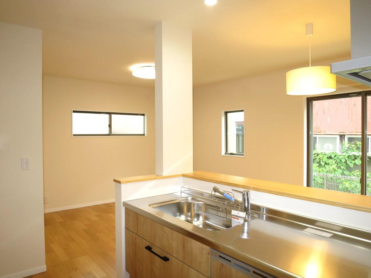 高知市旭天神町のキッチン