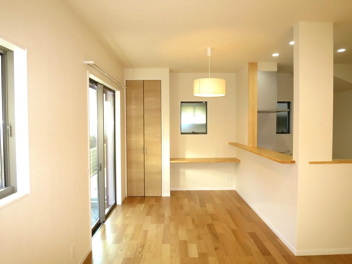 高知市旭天神町 B区画　新築戸建ての居間・リビング