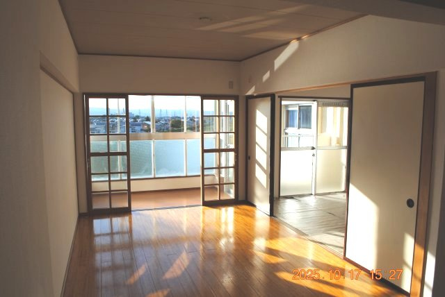 【居間・リビング】