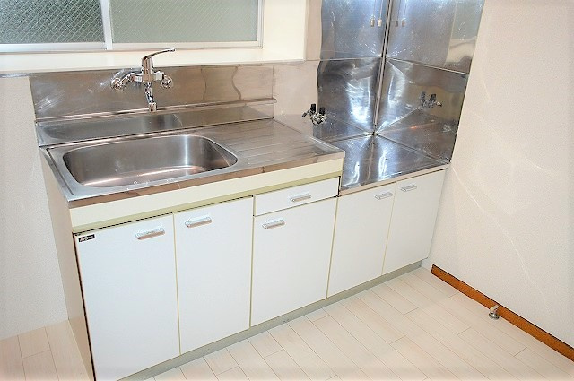 ネオハイムイトウのキッチン|写真は同建物の別部屋を参考に掲載しております。