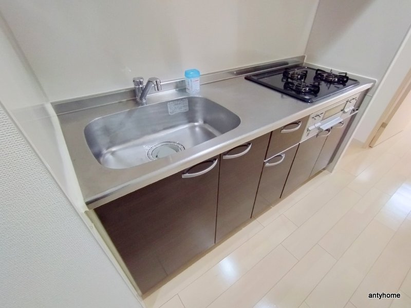 アーバンフラッツ心斎橋(旧La Douceur心斎橋)　仲介手数料無料のキッチン