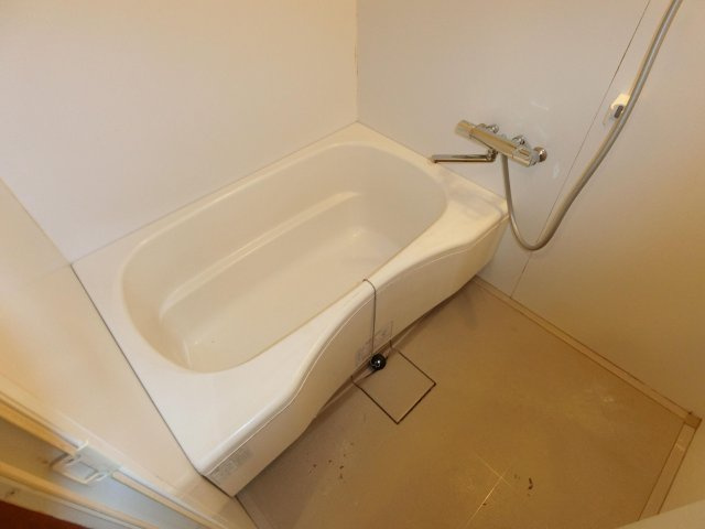 カーサあんとく弐番館の浴室|きれいなお風呂です♪