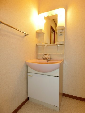 カーサあんとく弐番館の洗面所|広い洗面スペースです★