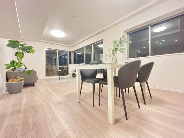 ファミール長居公園の居間・リビング|リビングダイニング