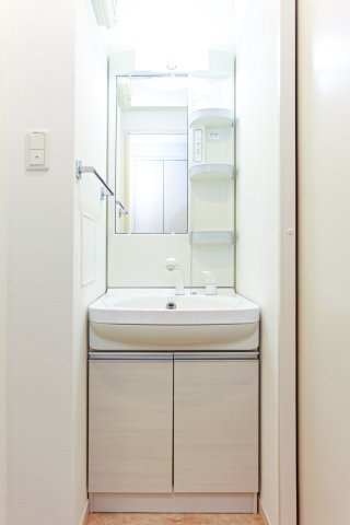 サヴォイ箱崎邸園　8階の洗面所|別号室です。現状優先。