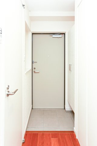 サヴォイ箱崎邸園　8階の玄関|別号室です。現状優先。
