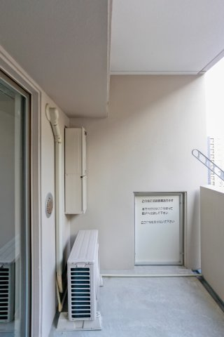 サヴォイ箱崎邸園　8階のバルコニー|別号室です。現状優先。