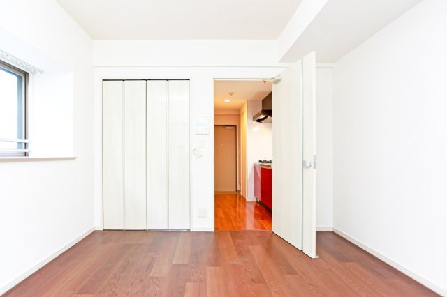 サヴォイ箱崎邸園　8階の居間・リビング|別号室です。現状優先。
※出窓はございません。