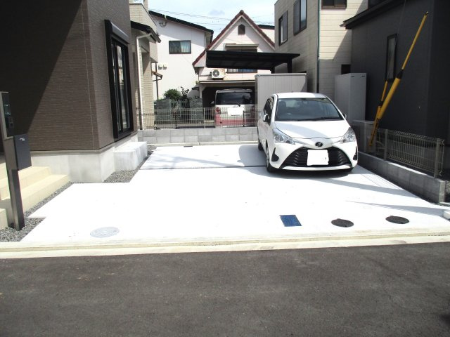 新築分譲住宅市坪北の駐車場|駐車場もゆったり2台停めれます