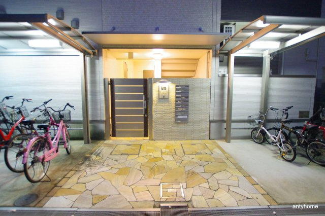 フジパレス淀川EAST　仲介手数料無料のエントランス