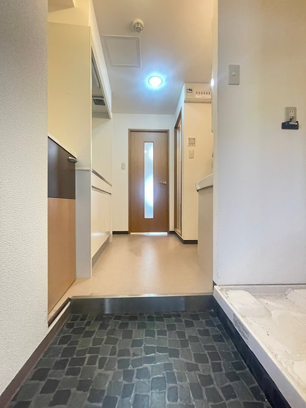 MASANI三宮の玄関