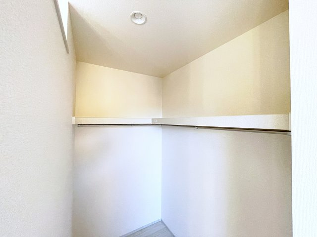 新築戸建・新築建売　安積笹川第13　第三小・第二中の収納|7.5帖の洋室にはWICがございます。衣類の収納はもちろん季節物などの収納も可能です！