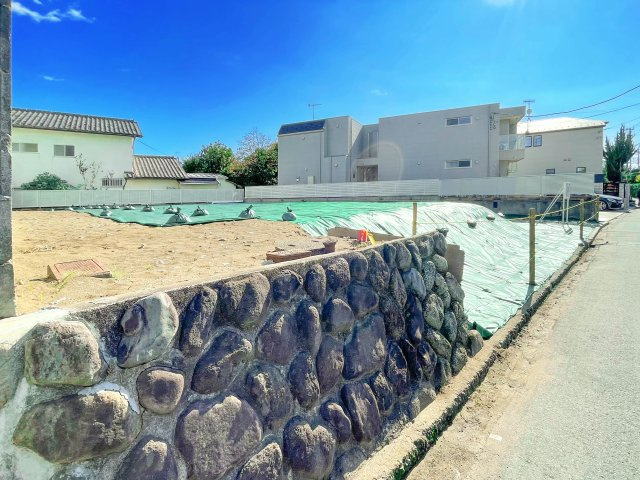 宅地分譲［藤沢市鵠沼海岸３丁目］の前面道路含む現地写真|（２０２５年１０月撮影）