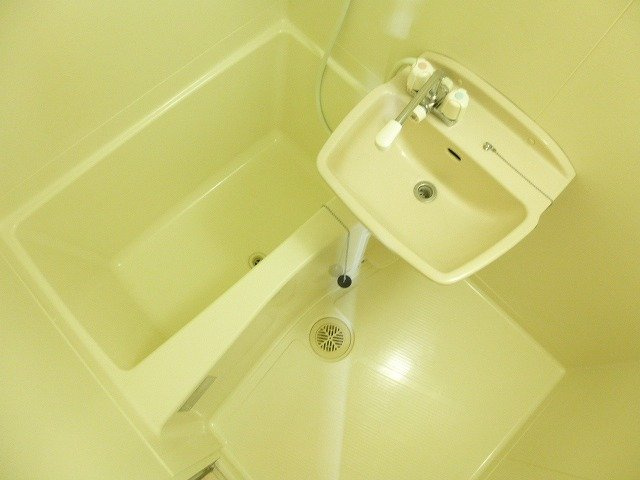 レオパレス箱田町Ｋ＆Ｋの浴室|浴室換気乾燥機付きです♪