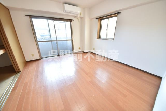 大森第10ビルの居間・リビング