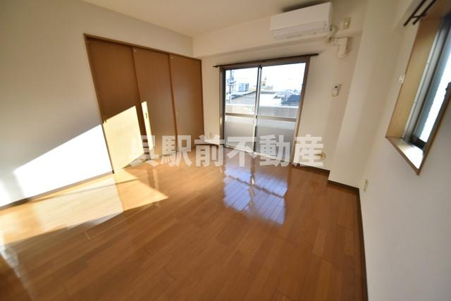 大森第10ビルの居間・リビング