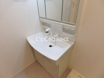 【洗面所】 | ル・クルールⅠ | 朝の支度もスムーズな独立洗面台。