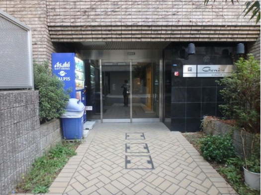 【エントランス】ジュネーゼ大阪城南