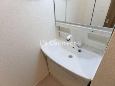 【洗面所】 | ル・クルールⅡ | 朝の支度もスムーズな独立洗面台。