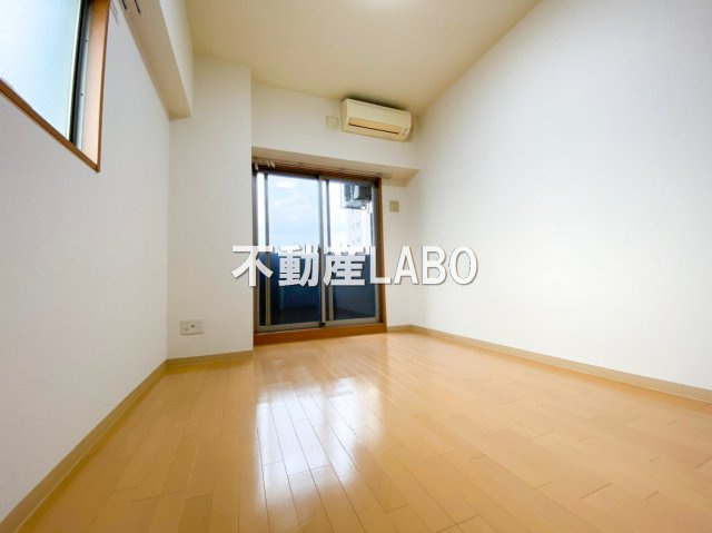 エステムコート大阪ベイエリアの居間・リビング