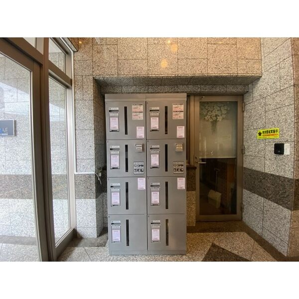シーズンコート塩釜駅前のエントランス