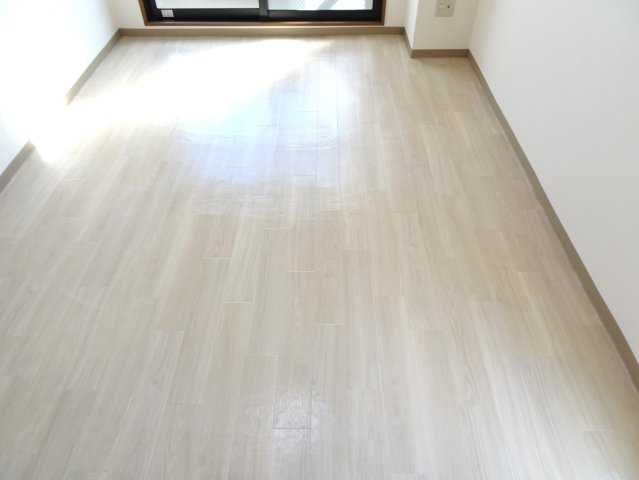 サンロイヤル大井の洋室