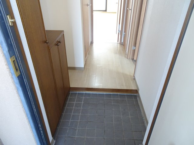 サンロイヤル大井の玄関