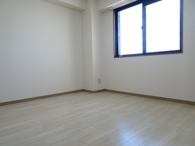 サンロイヤル大井の洋室